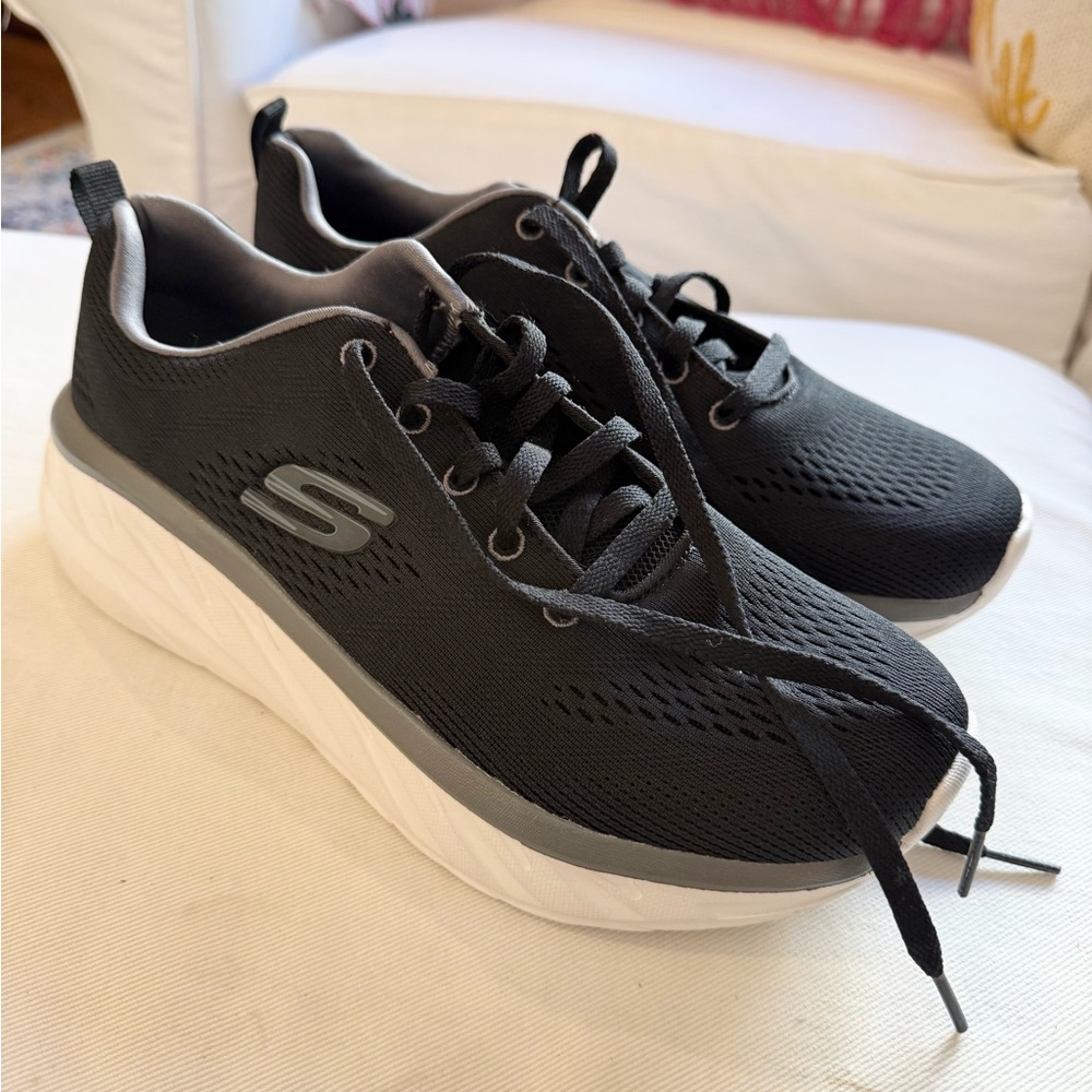 Skechers Women's Black Athletic Shoes